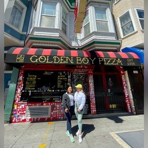 Your Poshers, Jess & Rae!